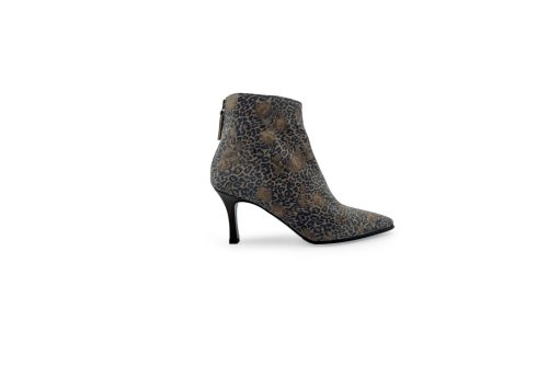 Jessica Suede